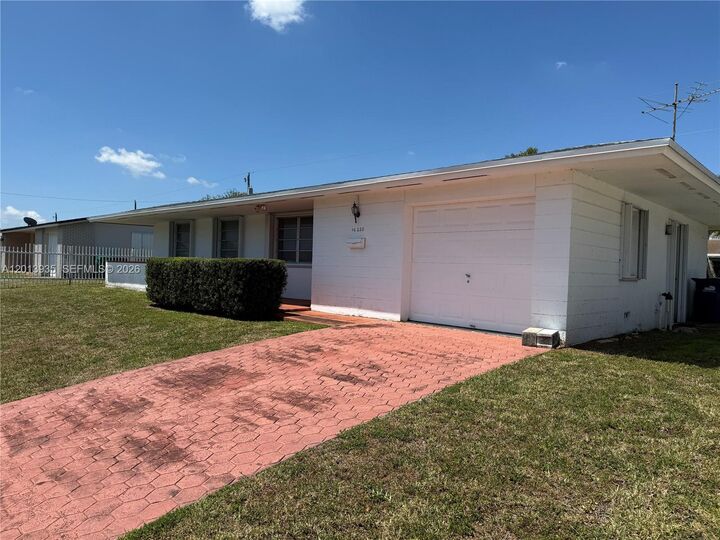 Property Photo: 16220 SW 101st Ave FL 33157
