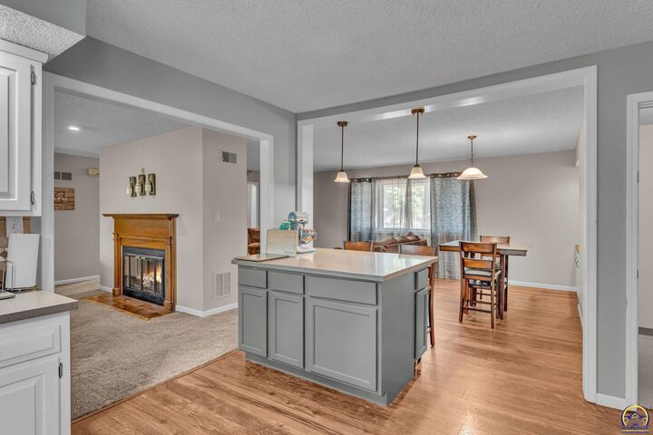 Property Photo:  3419 SE Arbor Ct  KS 66605 