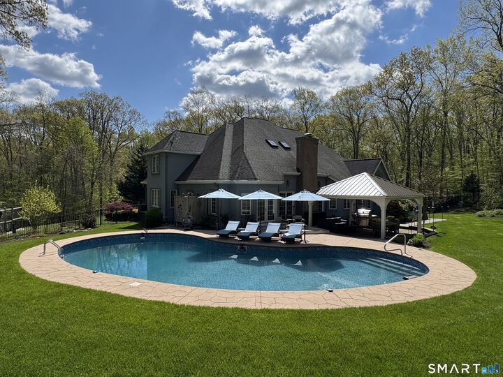 Property Photo:  350 Squaw Lane  CT 06437 