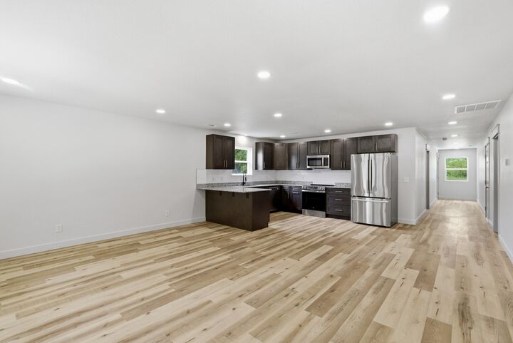 Property Photo:  915 S Hudson Avenue  MO 65605 