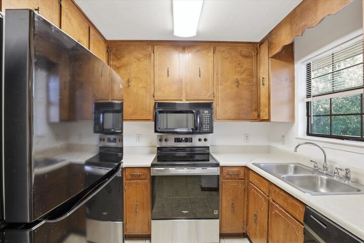 Property Photo:  1108 Greentree Court M  FL 32304 