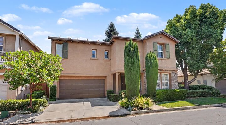 Property Photo:  1534 N Oliveto Court  CA 93291 