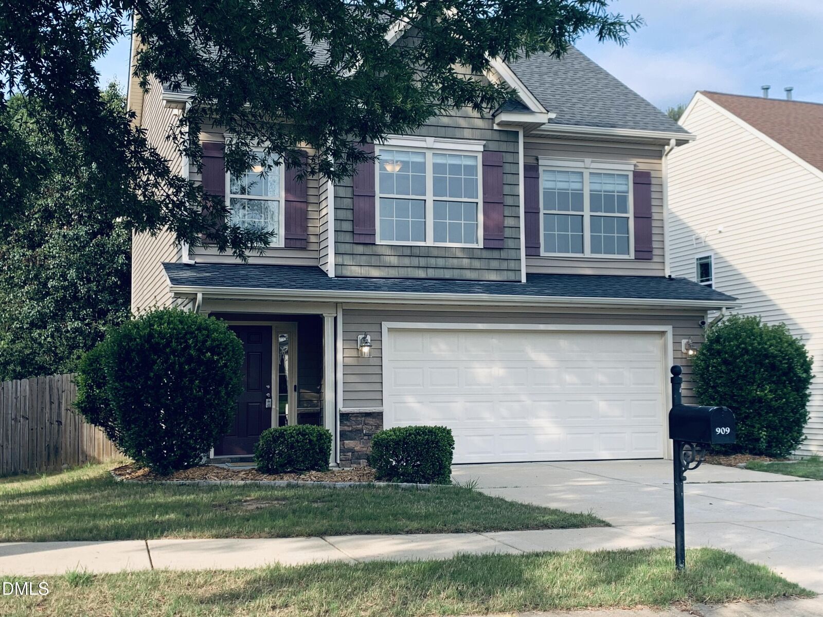 Property Photo: 909 Steelhorse Drive NC 27526