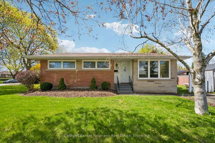 92 Victoria Road N — photo 1