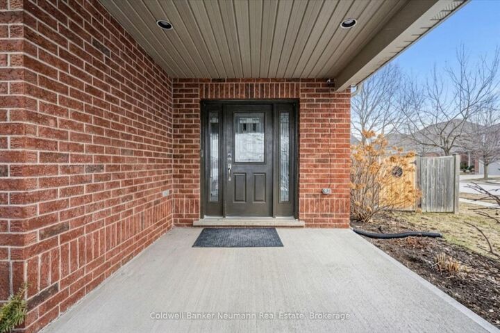 Property Photo:  176 Colonial Drive  ON N1L 1T7 