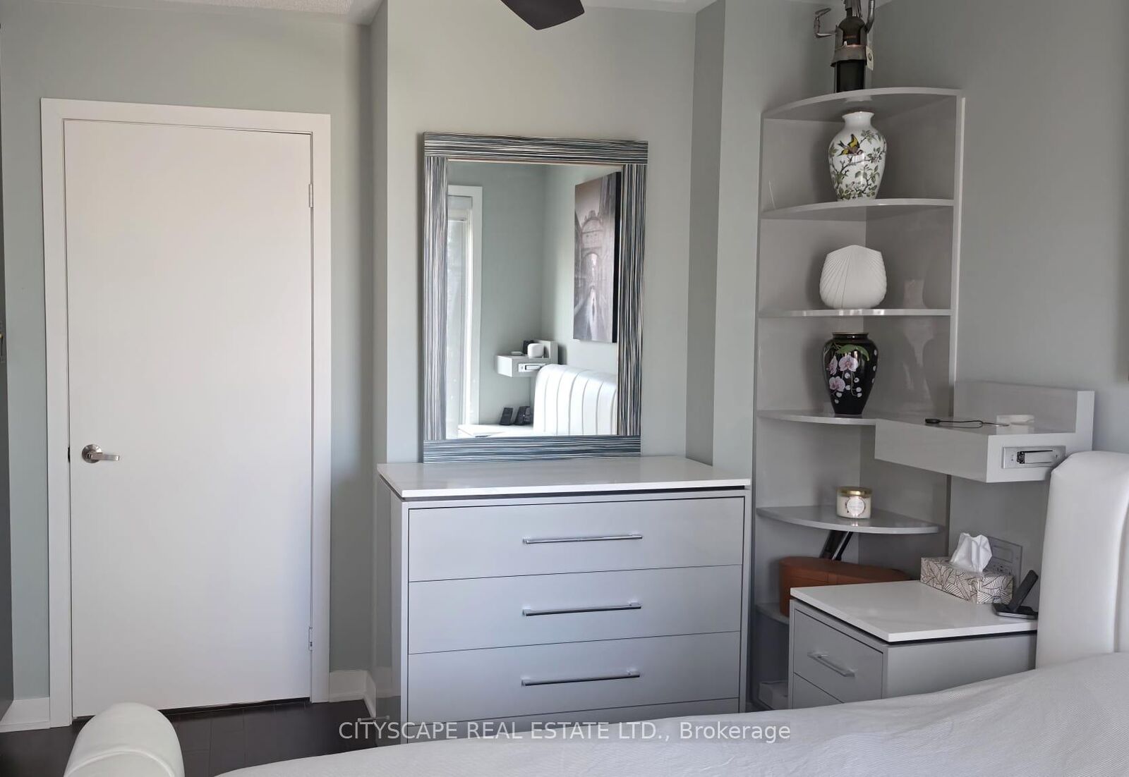 Property Photo: 35 Oak Street ON M5A 0A2