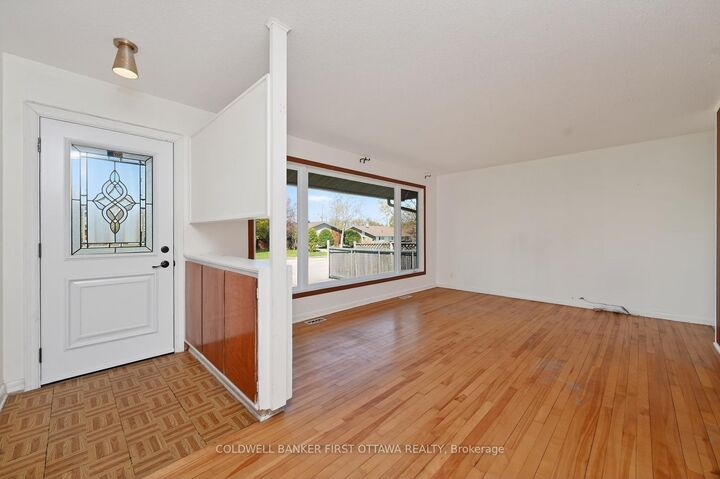Property Photo:  2128 Kingsley Road  ON K2C 2X5 