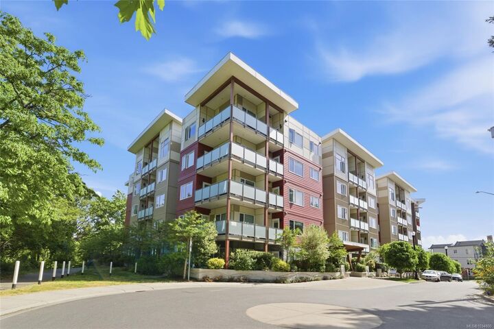 Property Photo:  20 Barsby Ave 308  BC V9R 0K4 