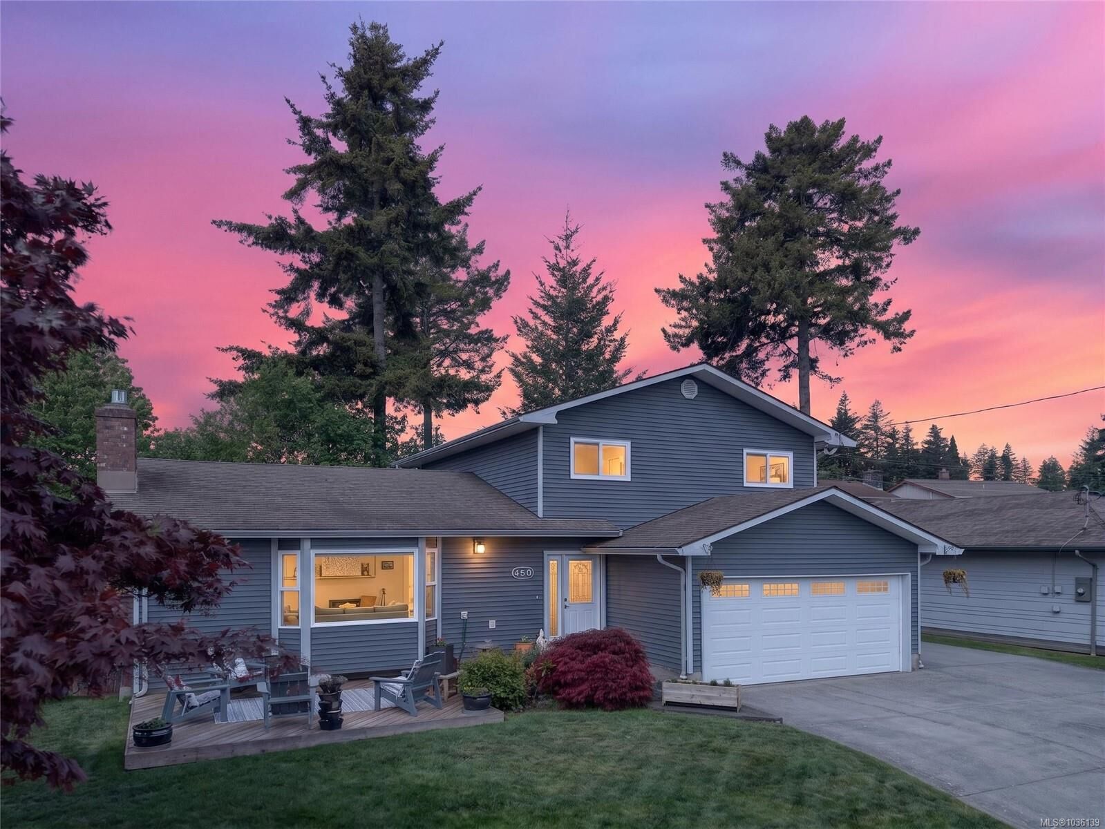 Property Photo:  450 McLean St S  BC V9W 5W1 