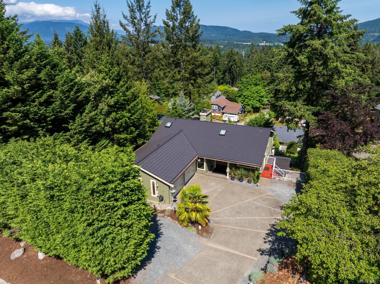 Property Photo:  1415 Kingsview Rd  BC V9L 5P1 