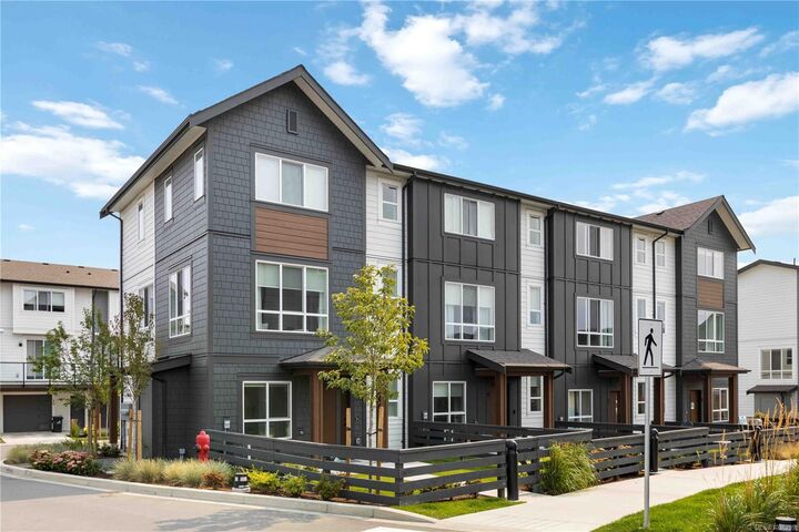 Property Photo:  368 Tradewinds Ave 5  BC V9C 0S5 