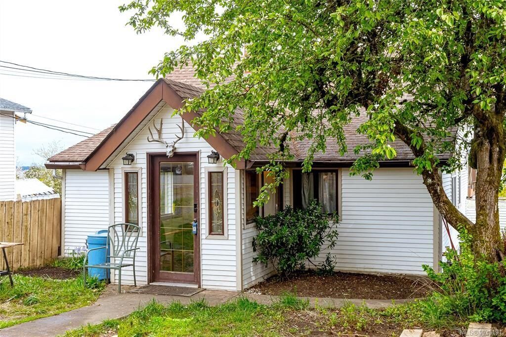 Property Photo:  451 Irwin St  BC V9R 4X9 