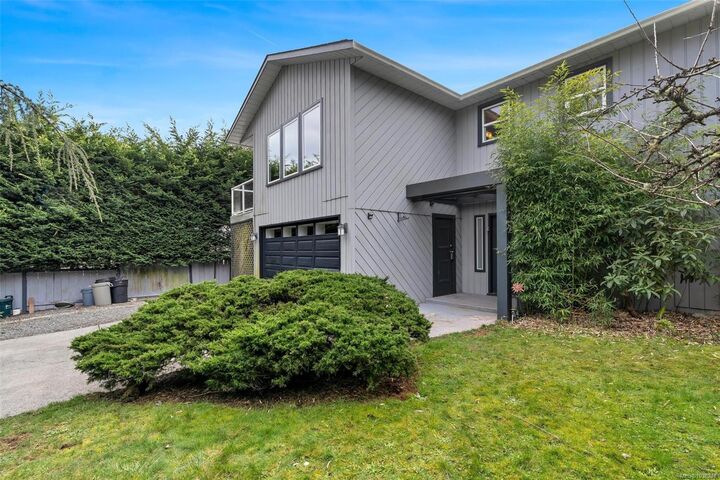 Property Photo:  711 Bexhill Rd  BC V9C 3P9 