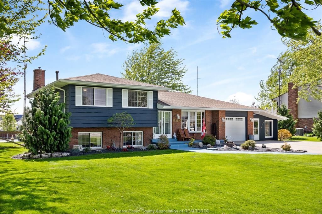Property Photo: 19085 Blue Water Avenue ON N0P 2L0
