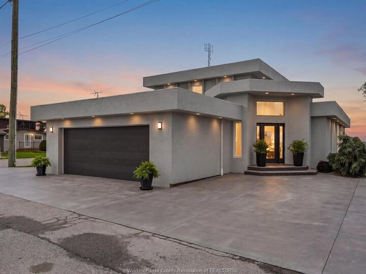 Property Photo:  19050 Peninsula Street  ON N0P 1L0 