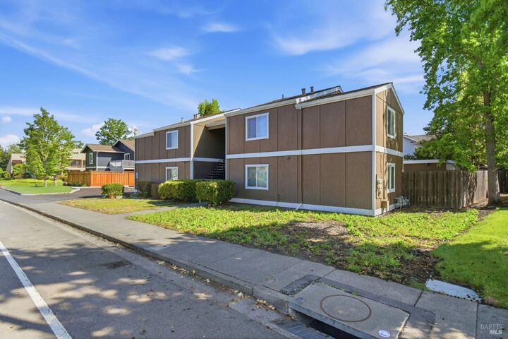 Property Photo:  2900 Yulupa Avenue  CA 95405 