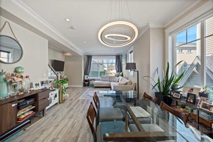 Property Photo:  9728 Alberta Road 17  BC V6Y 0J2 