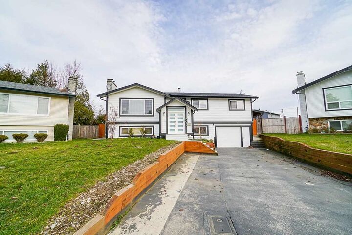 3174 Royal Court — photo 1