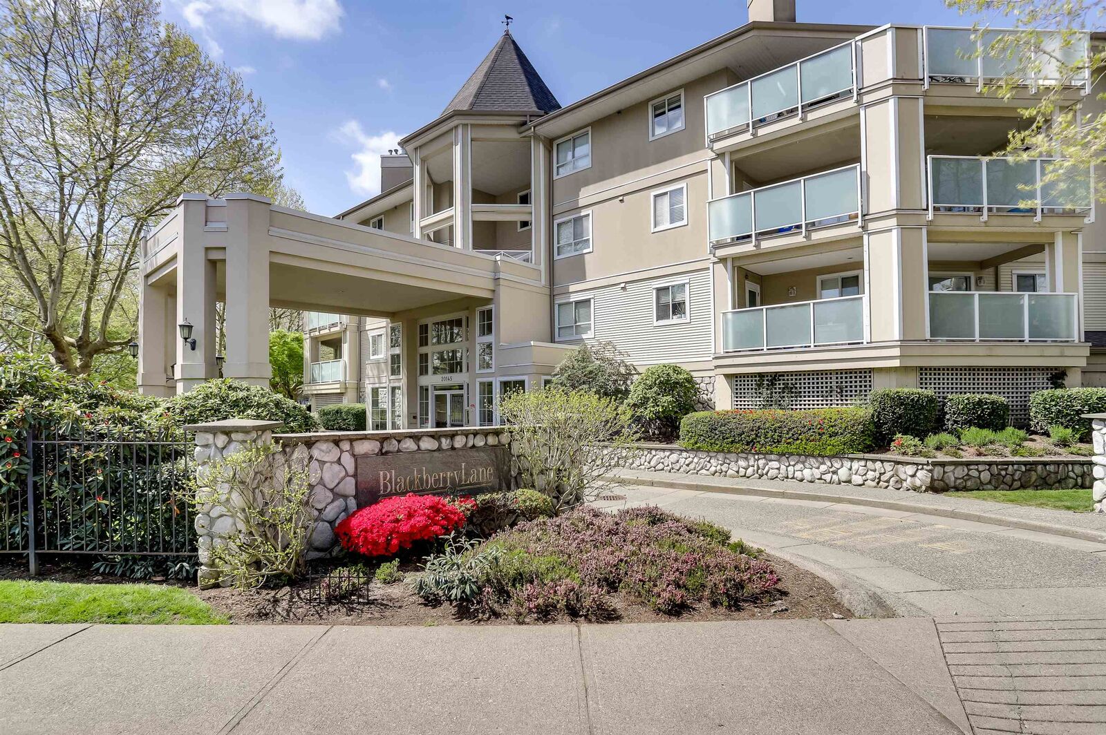 Property Photo:  20145 55A Avenue 204  BC V3A 8L6 