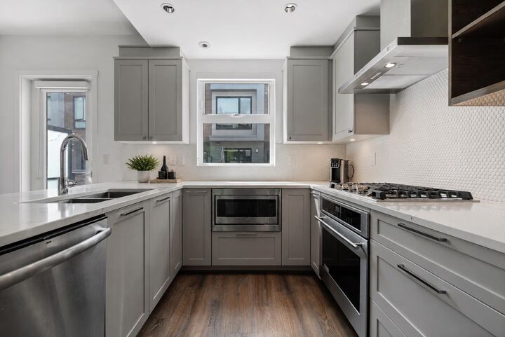 Property Photo:  856 Orwell Street 21  BC V7J 0C2 