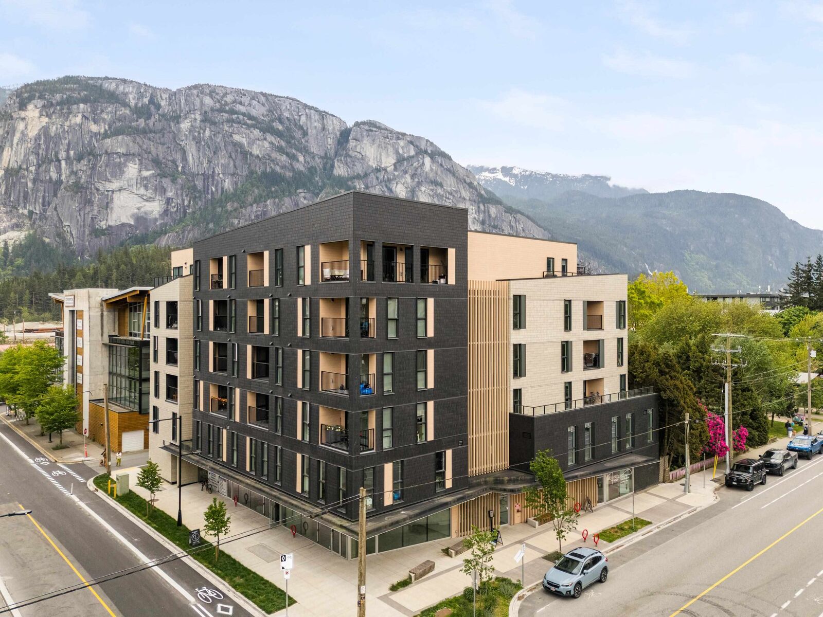 Property Photo:  37994 Second Avenue 402  BC V8B 0C3 