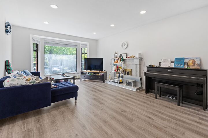 Property Photo:  189 W 46th Avenue  BC V5Y 2X1 