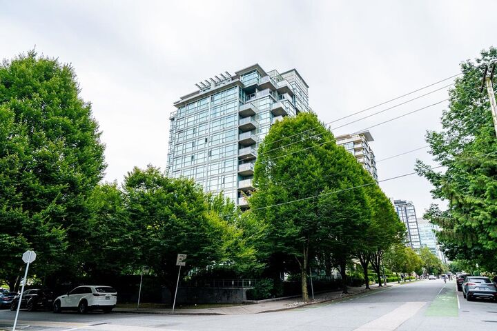 Property Photo:  1889 Alberni Street 1010  BC V6G 3G7 