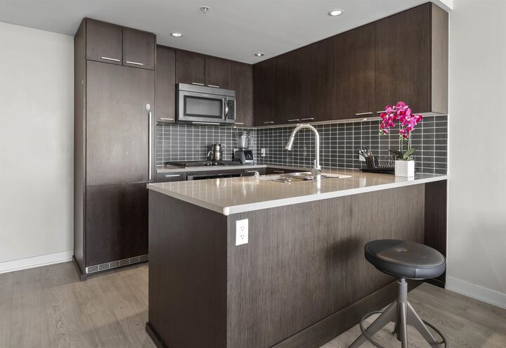 Property Photo: 2975 Atlantic Avenue 2506 BC V3B 0C5