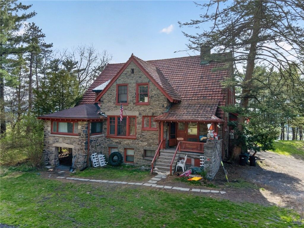 Property Photo:  119 The Knoll  NY 14850 