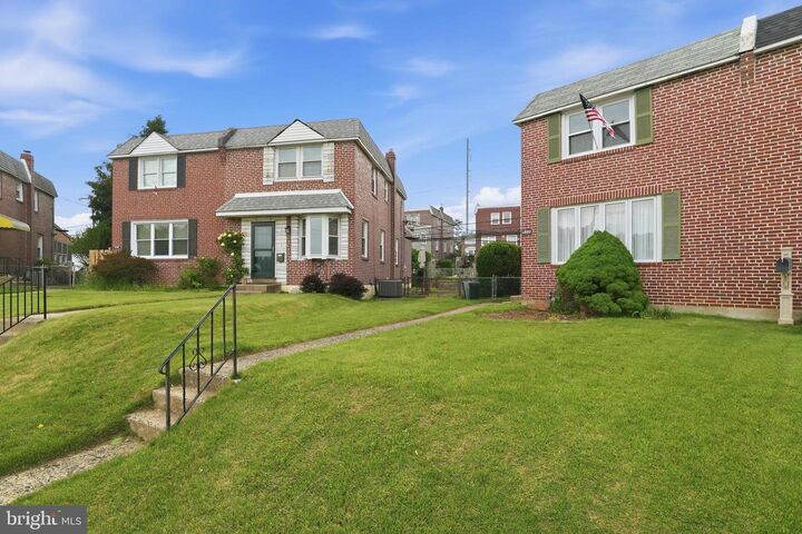 Property Photo:  522 Parkview Circle  PA 19078 