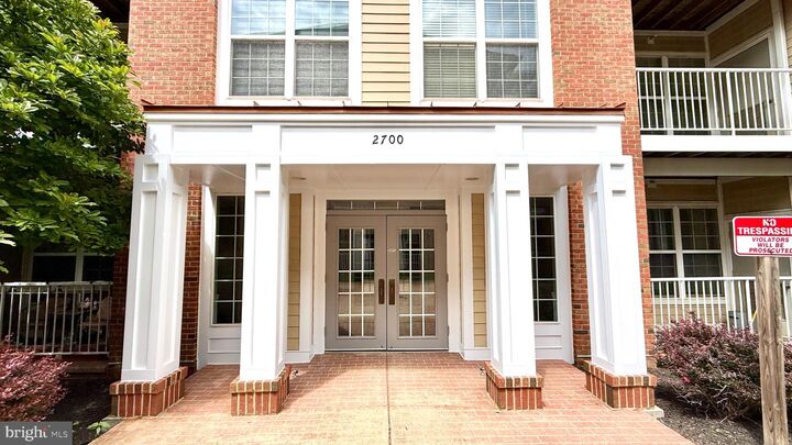 Property Photo:  2700 Bellforest Court 108  VA 22180 