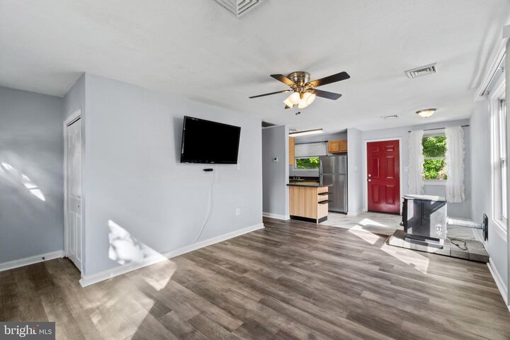 Property Photo:  1924 Norwich Road  MD 21061 