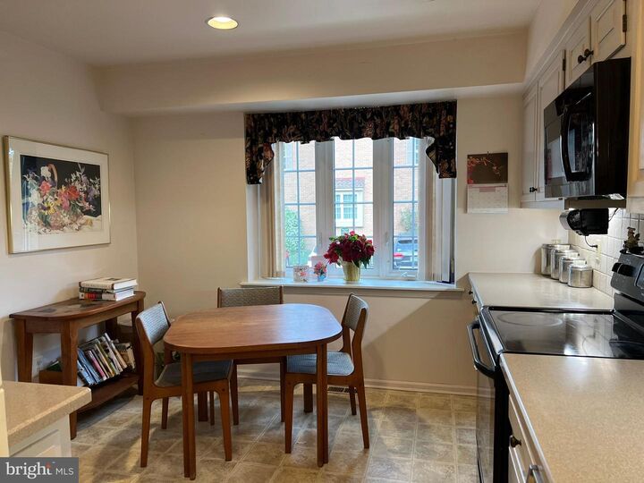 Property Photo:  633 E Main Street #D4  NJ 08057 