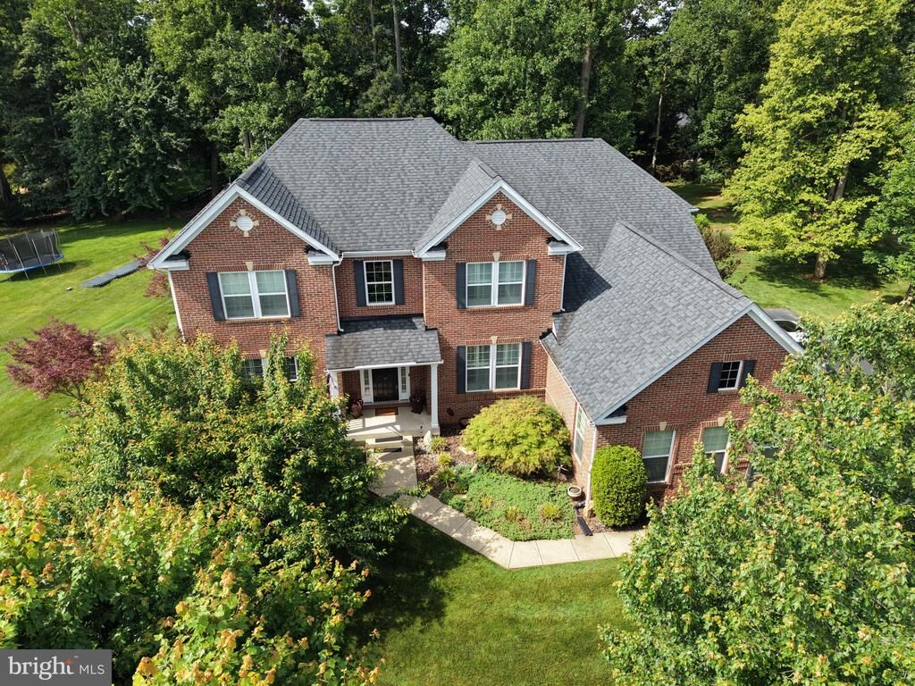 Property Photo:  8025 Side Hill Dr  VA 20187 