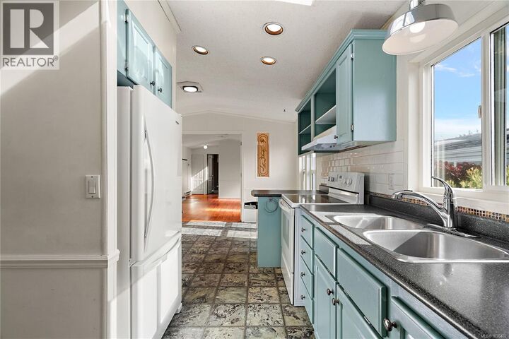 Property Photo: 7583 Central Saanich Road 81 BC V8M 2B6
