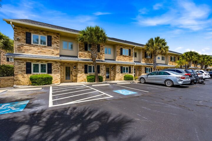 Property Photo:  202 Double Eagle Dr. F-1  SC 29575 