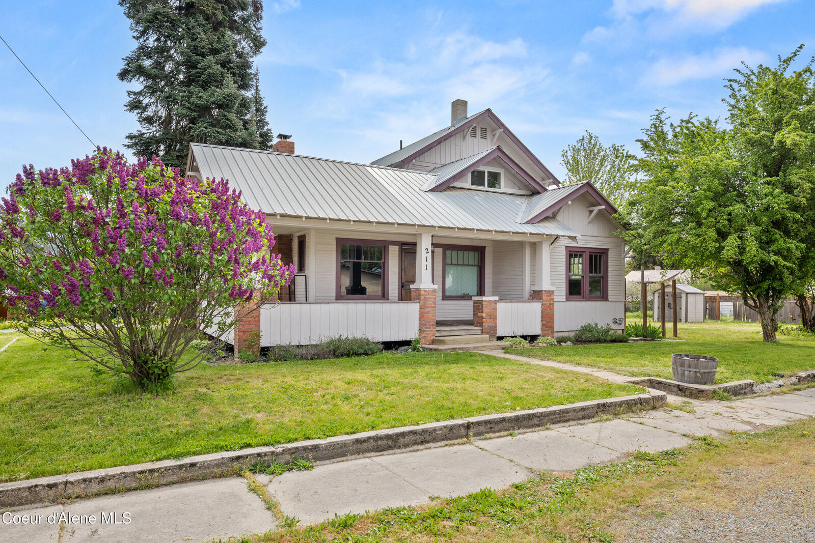 Property Photo: 211 4th St ID 83856