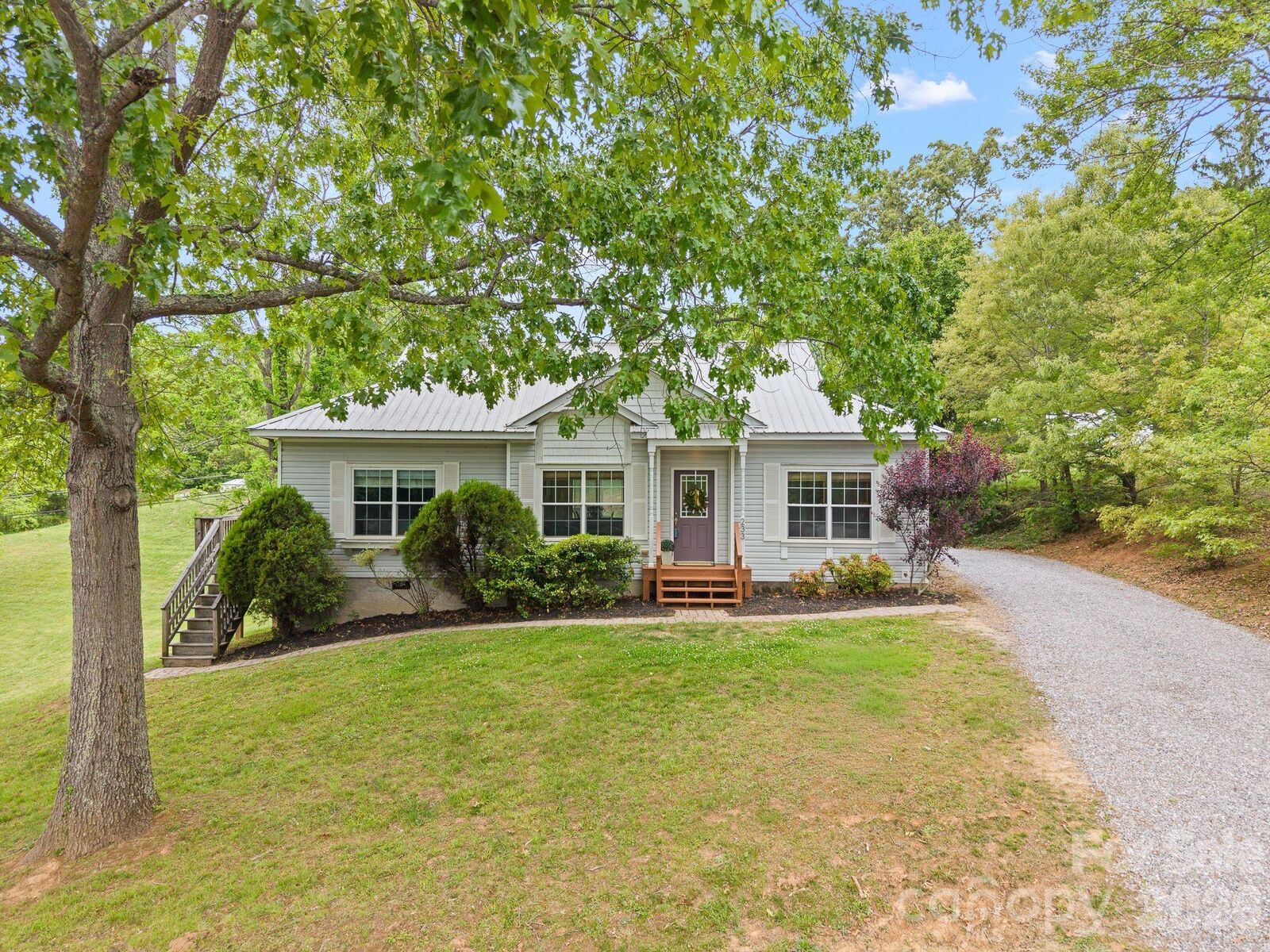 Property Photo: 233 Thompson Cove Road NC 28721