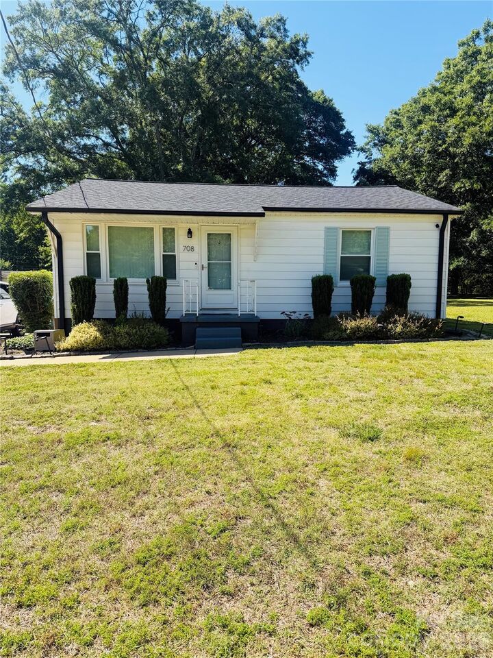 Property Photo:  708 2nd Street  NC 28150 