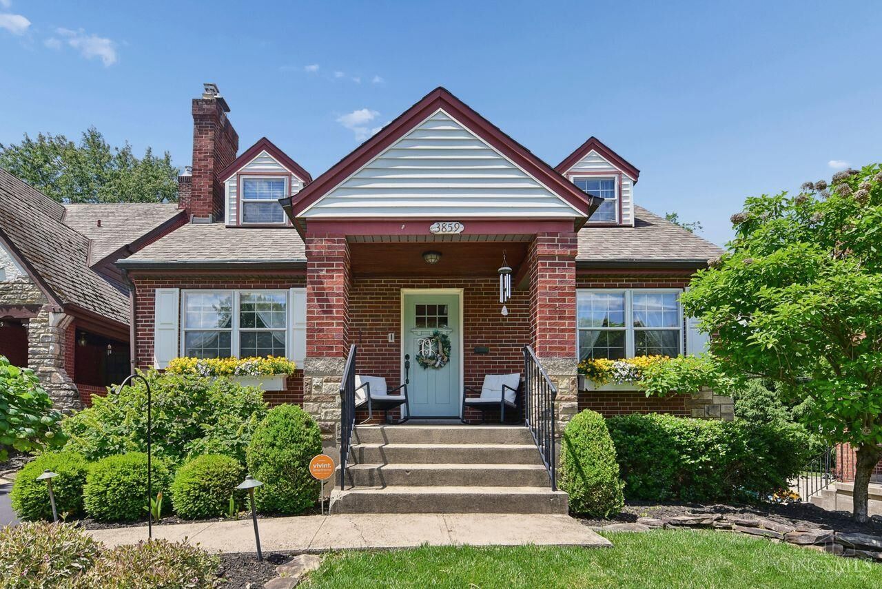 Property Photo:  3859 Drakewood Drive  OH 45209 