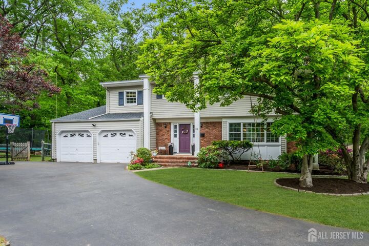 Property Photo:  52 Eileen Way  NJ 08837 