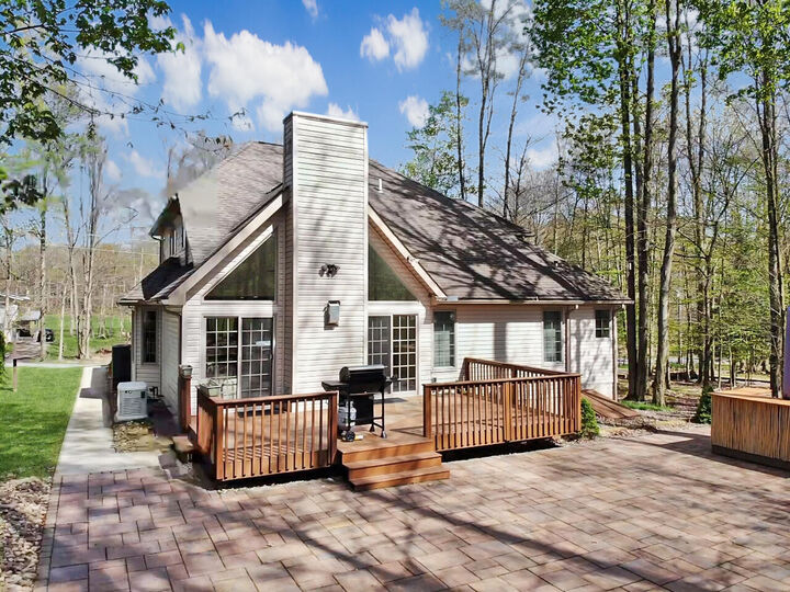 Property Photo:  201 Galliot Ct  PA 15801 