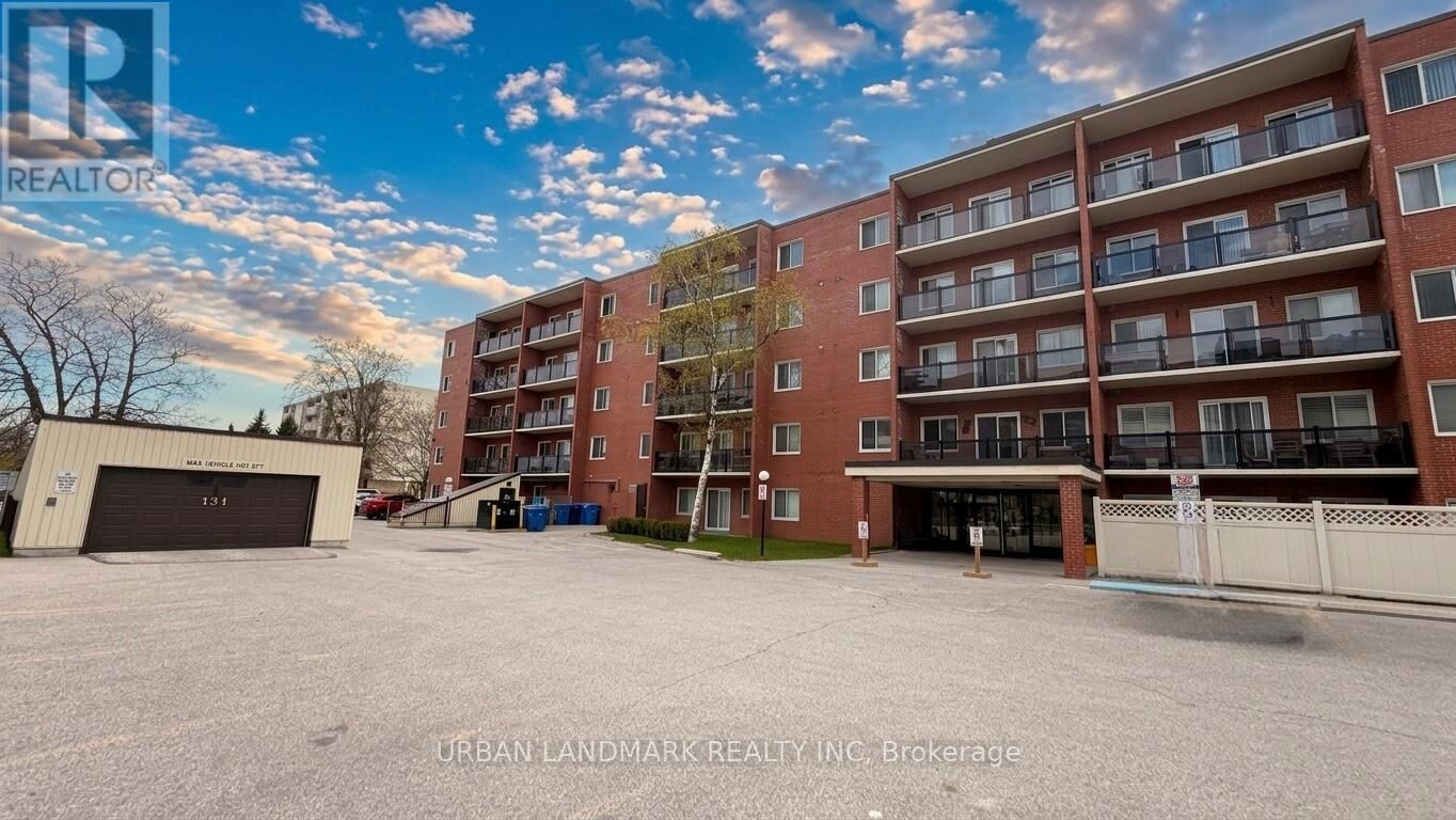 Property Photo:  131 Taunton Road East 201  ON L1G 3T8 