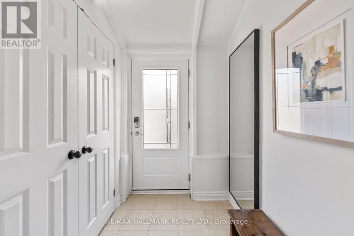 Property Photo:  146 Roslin Avenue  ON M4N 1Z4 