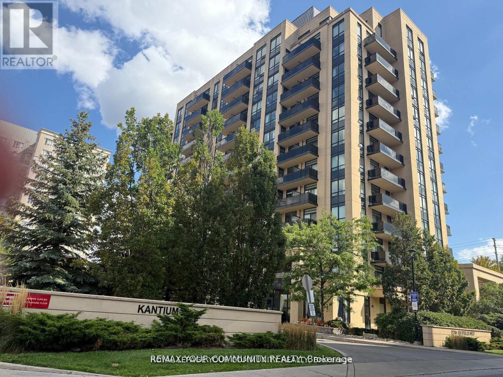 Property Photo:  520 Steeles Avenue West 208  ON L4J 1A2 