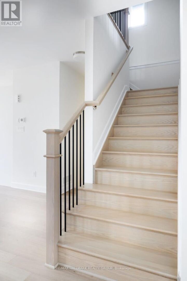 Property Photo:  893 Persimmon Way  ON K1C 1T1 