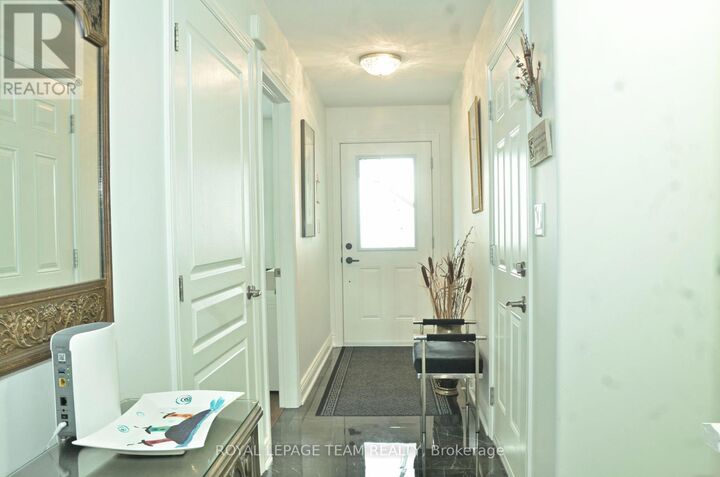 Property Photo:  11A Centre Street North  ON K6V 5S6 