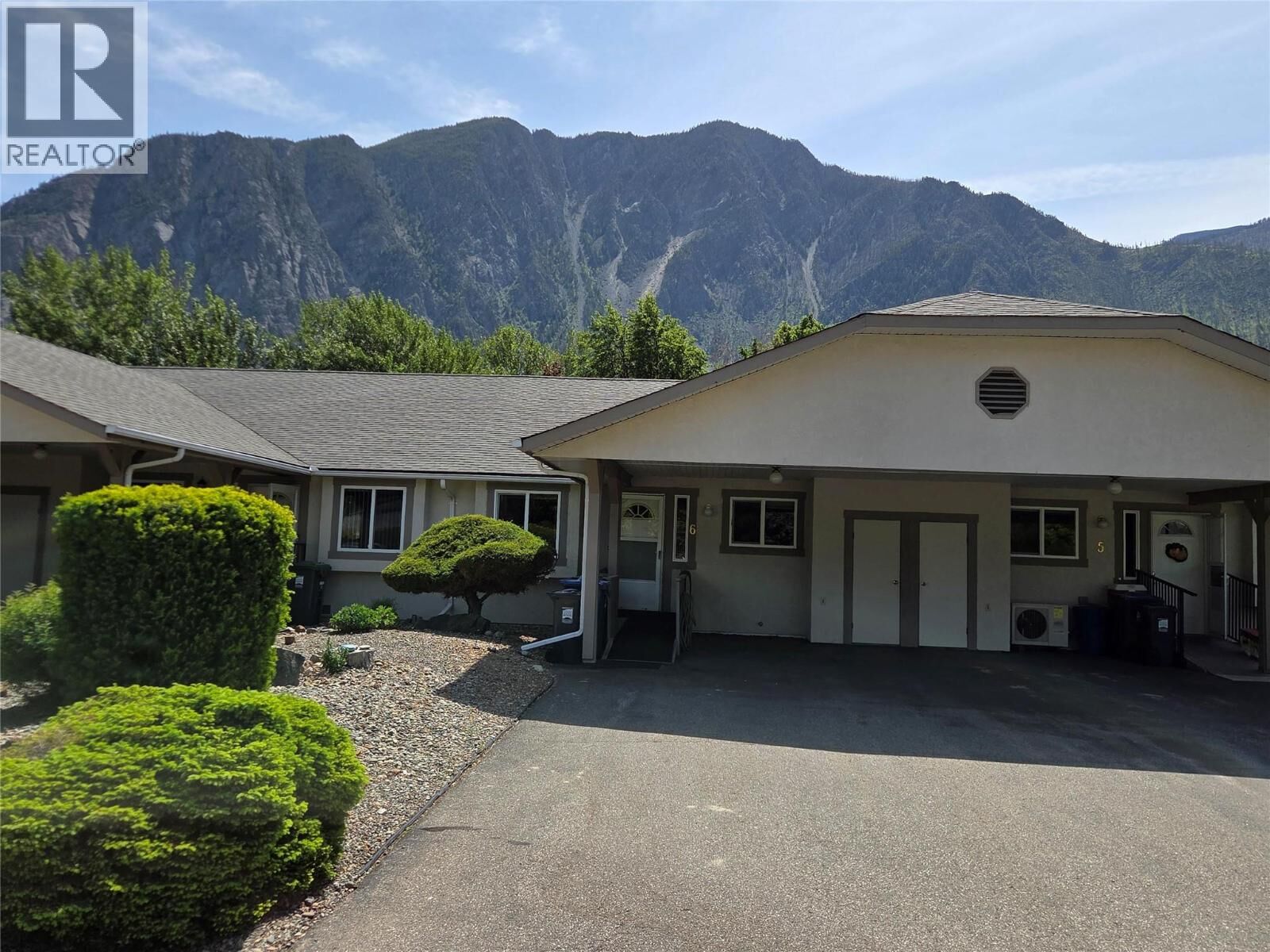 Property Photo:  815 11th Avenue 6  BC V0X 1N3 