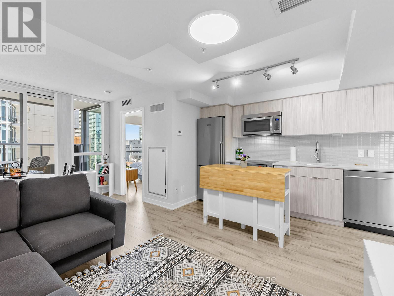 Property Photo:  295 Adelaide Street West 1210  ON M5V 0L4 