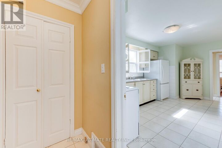 Property Photo:  164 Katherine Road  ON M3K 1J7 